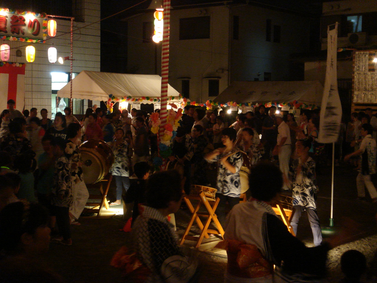 夏祭りやっています。