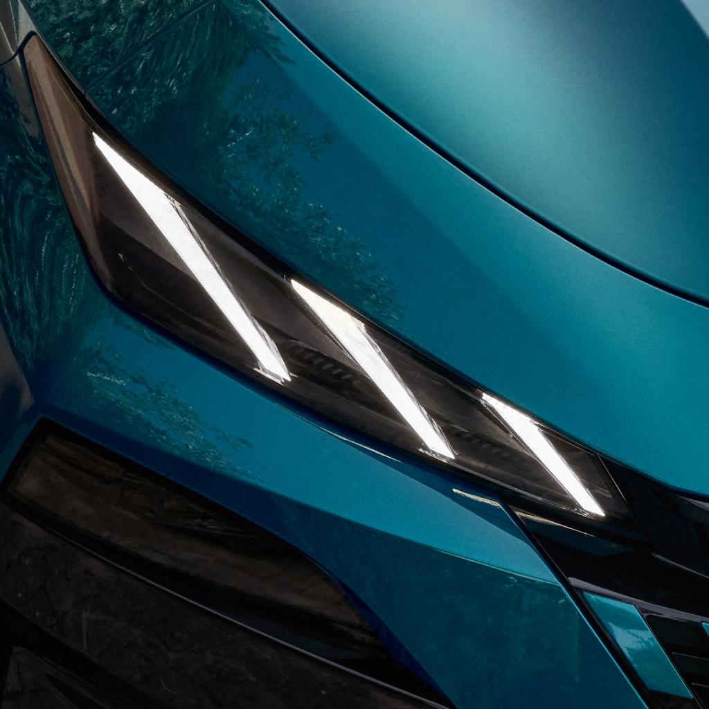  新型「PEUGEOT 308 GT HYBRID」発売